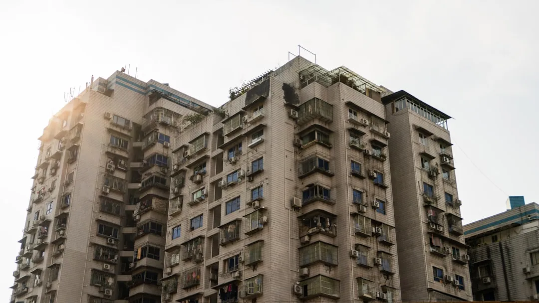 重庆充电桩安装需求增长,配电系统建设如何同步升级